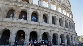 Coliseo de Roma cierra tras muerte de obrero en instalación Coliseo de Roma cierra tras muerte de obrero en instalación