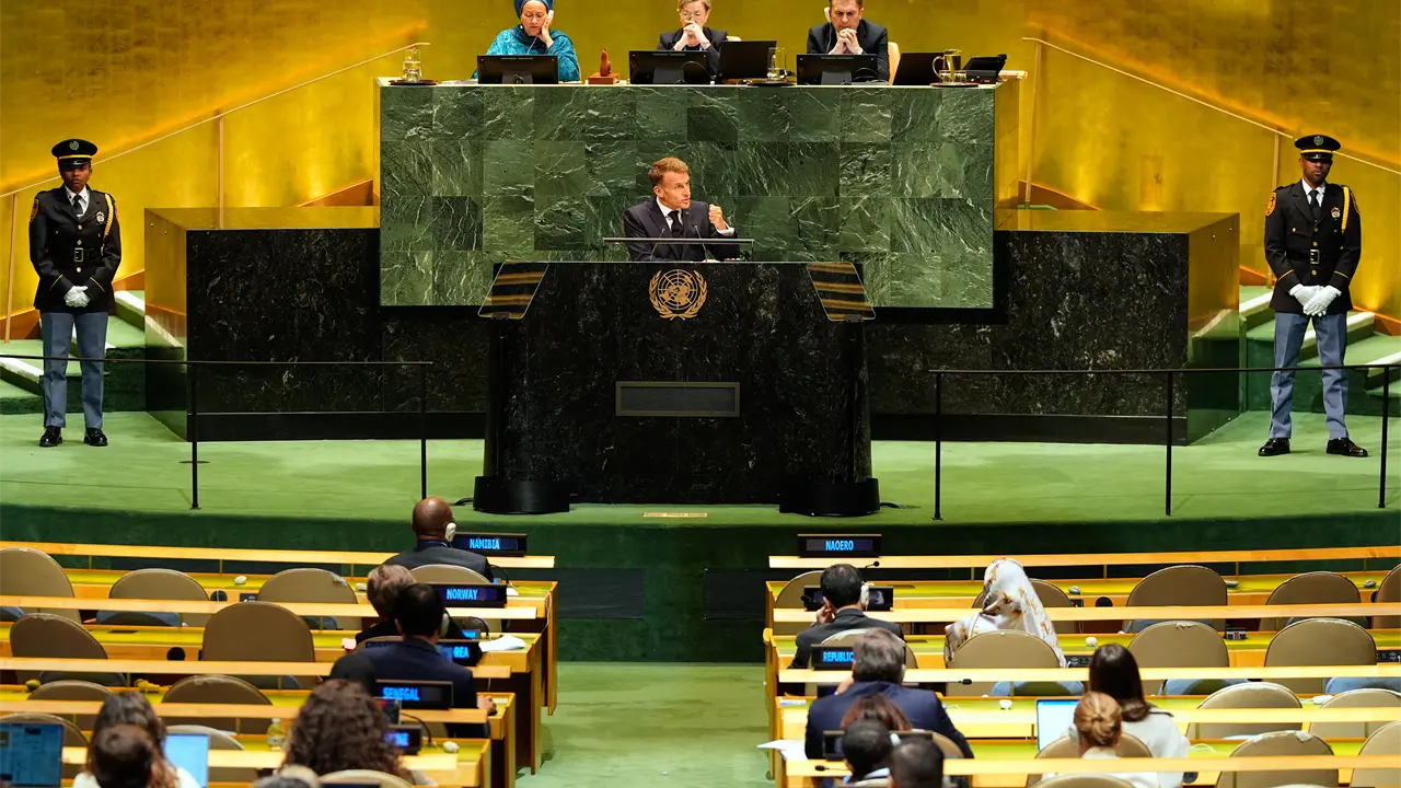 ONU debate supervisión de inteligencia artificial ante riesgos globales