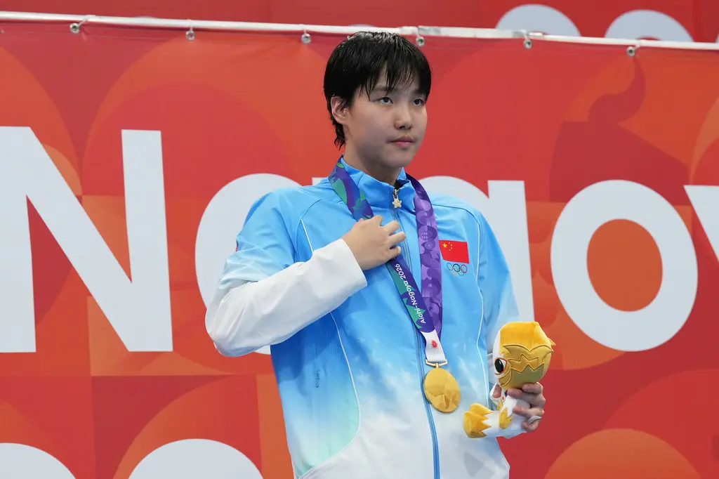 Yu Zidi gana tercer oro en natación en Juegos Asiáticos en Nagoya