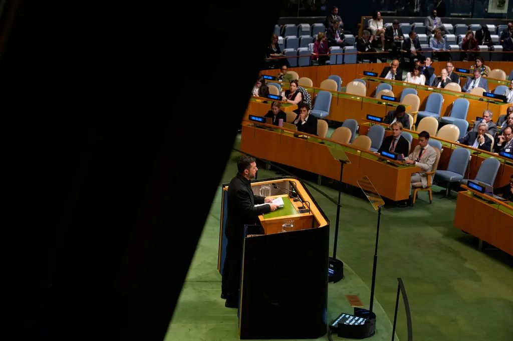 Zelenskyy en la ONU: urge asfixiar ingresos de Rusia para frenar guerra