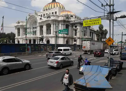 Colocan vallas alrededor de Bellas Artes, previo a Marcha Colocan vallas alrededor de Bellas Artes, previo a Marcha