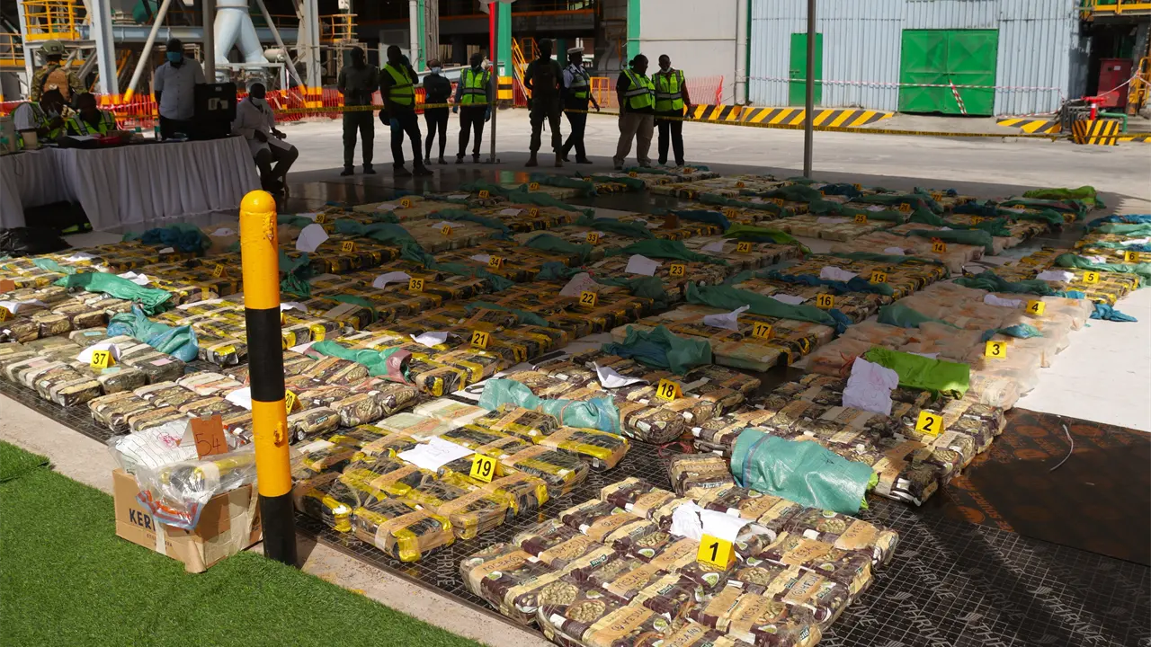 Kenia destruye cargamento de metanfetamina valorado en 63 millones