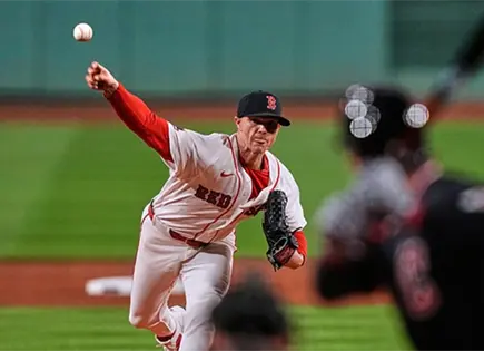 Logra Sonny Gray su 18va.victoria con Medias Rojas Logra Sonny Gray su 18va.victoria con Medias Rojas