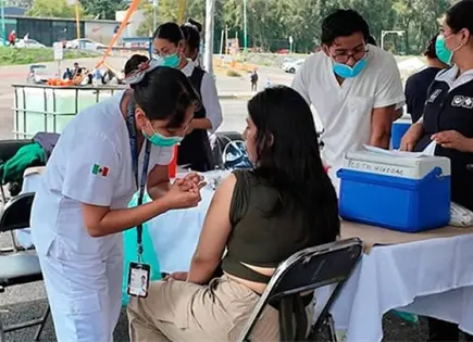 Alistan m&aacute;s de un mill&oacute;n de vacunas contra Covid-19 e influenza