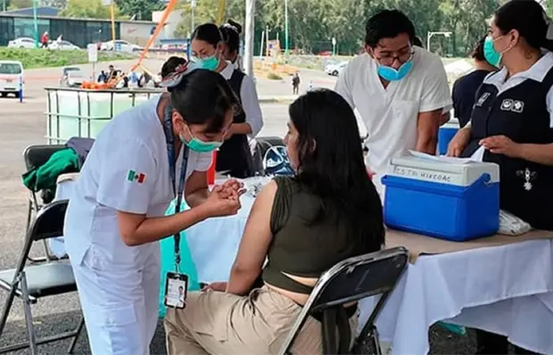 Alistan m&aacute;s de un mill&oacute;n de vacunas contra Covid-19 e influenza