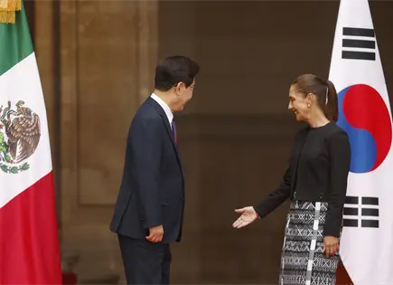 Sheinbaum recibe a presidente de Corea del Sur para abordar inversiones Sheinbaum recibe a presidente de Corea del Sur para abordar inversiones