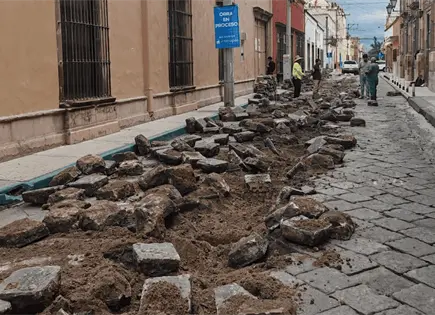 Cierran tramo de Abasolo por obras de drenaje en el Centro Cierran tramo de Abasolo por obras de drenaje en el Centro