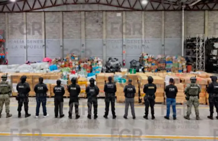 FGR investiga aseguramiento de 13 toneladas de cigarros falsos en CDMX