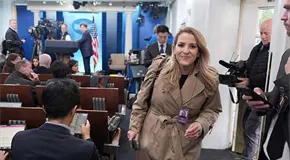 Juez levanta veto a medios en Casa Blanca