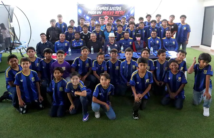 Presenta Jaguares SL nuevo proyecto