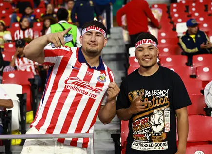 Chivas busca el liderato ante un Querétaro que no pierde de visita Chivas busca el liderato ante un Querétaro que no pierde de visita