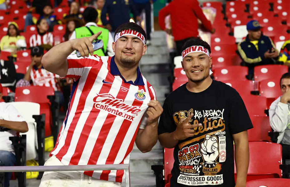 Chivas busca el liderato ante un Querétaro que no pierde de visita