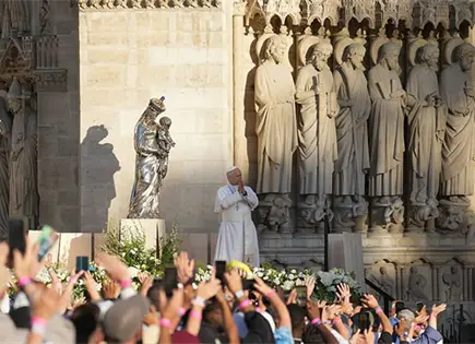 Papa advierte del "paraíso de las máquinas" Papa advierte del "paraíso de las máquinas"