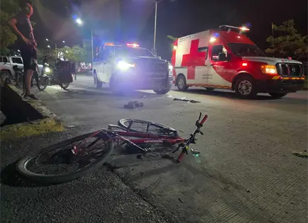 Atropellan a ciclista y lo dejan grave en Ciudad Valles Atropellan a ciclista y lo dejan grave en Ciudad Valles