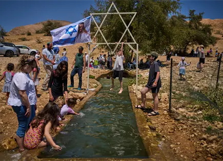 Colonias israel&iacute;es desv&iacute;an agua de manantial en Fasayil: agricultor afectado