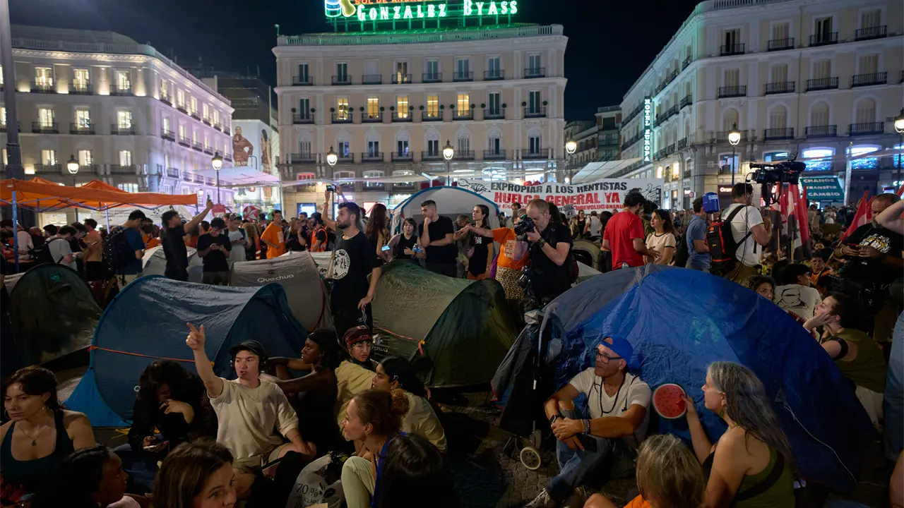 Miles protestan en Madrid por crisis vivienda y desalojos