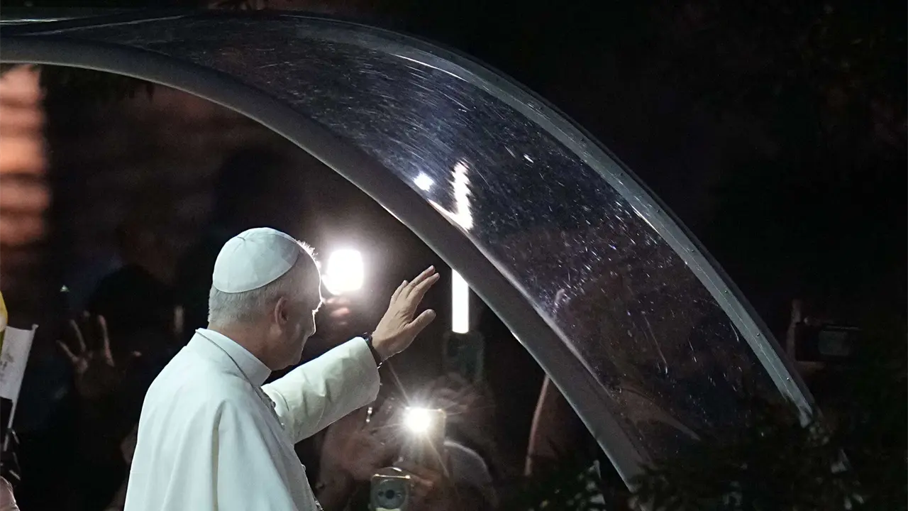 Papa León XIV congrega 800 mil personas en misa en París