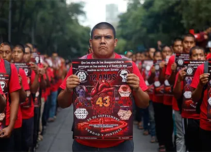 Marcha por Ayotzinapa dejó pérdidas de 19.7mdp a comercios de CDMX
