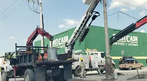 Accidente deja sin luz a miles de familias