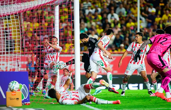 América remonta y gana al Necaxa