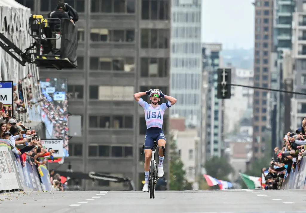 Brandon McNulty logra histórico triunfo en ruta del mundial de ciclismo en Canadá
