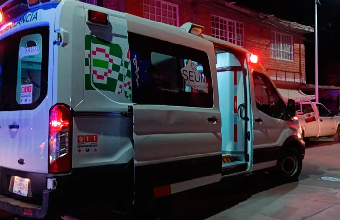 Chocan menores contra auto