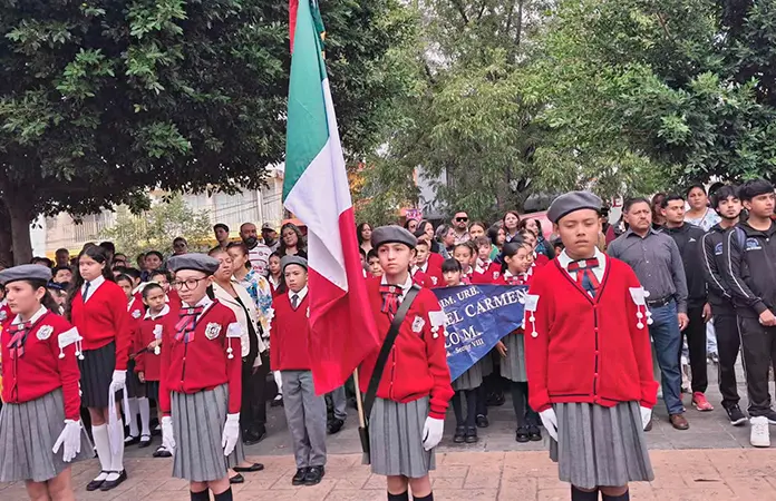 Conmemoran aniversario de la Independencia de México