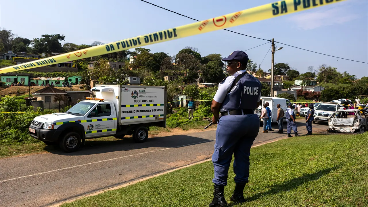 Tiroteo masivo en bar de Wedela deja 17 muertos en Sudáfrica