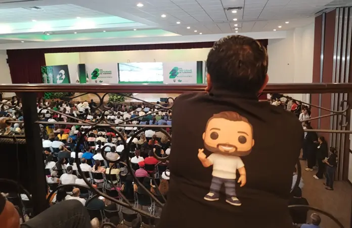 Burócratas promueven imagen de David Jr