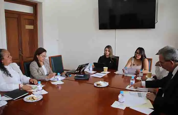 Comparecencias de funcionarios deben tener réplica