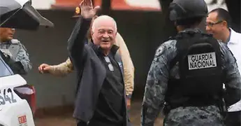 Ernesto Ruffo Appel ya est&aacute; en Ensenada, BC