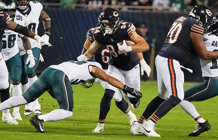 Frenan los Bears a Eagles 27-7