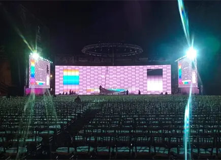 Video | Prueban megaescenario para informe de Galindo