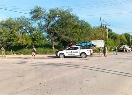 Hallan a joven ejecutado en carretera de Tamuín Hallan a joven ejecutado en carretera de Tamuín