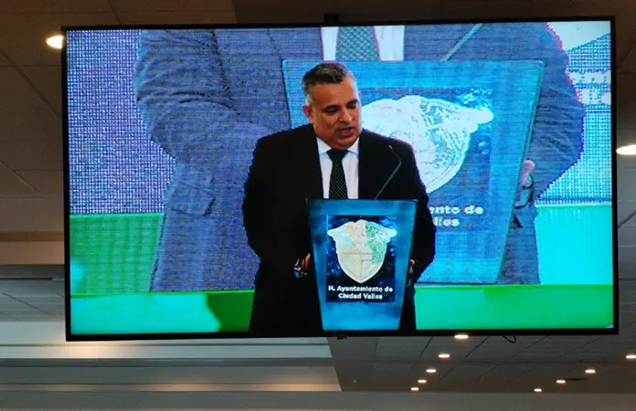 Presentó Medina segundo informe de Gobierno
