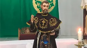 Realizan el cambio de hábito de San Francisco