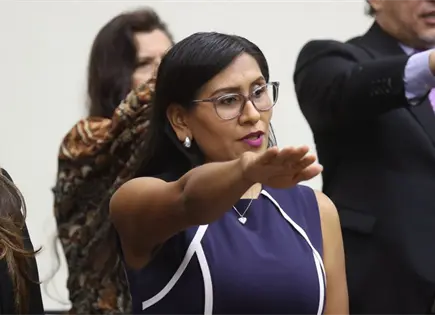 Santos Quevedo asume como vocal ejecutiva del INE-SLP Santos Quevedo asume como vocal ejecutiva del INE-SLP