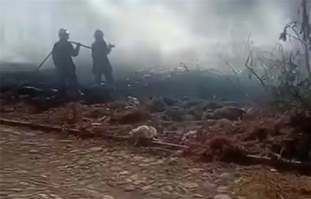 Sofocan bomberos  incendio en predio