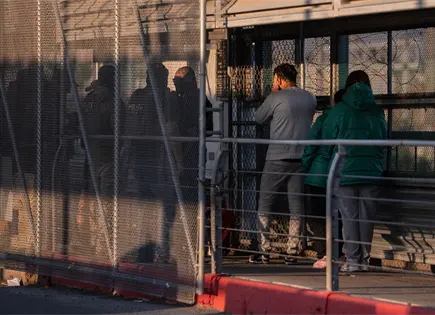 Corte Suprema autoriza deportaciones r&aacute;pidas a terceros pa&iacute;ses