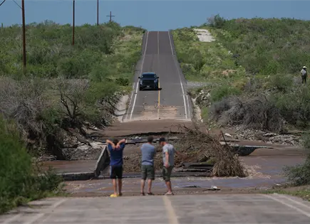 Hurac&aacute;n Polo azota Baja California Sur: fuertes lluvias e inundaciones