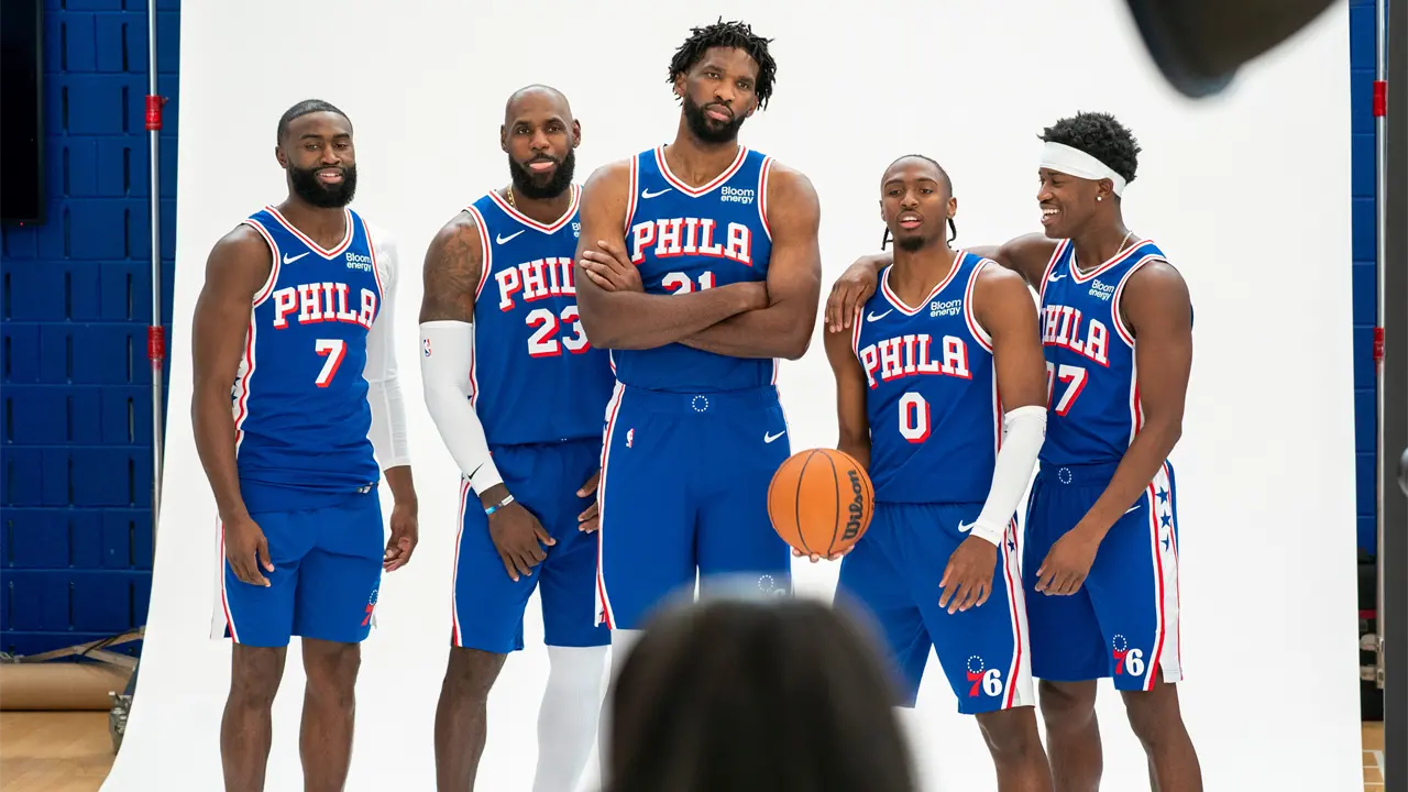 LeBron James impacta primer día de campamento 76ers en Nueva Jersey