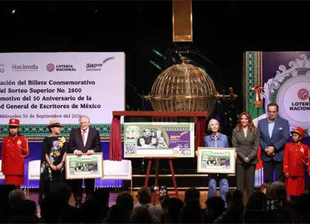 Lotería Nacional presenta billete por 50 años de Sogem