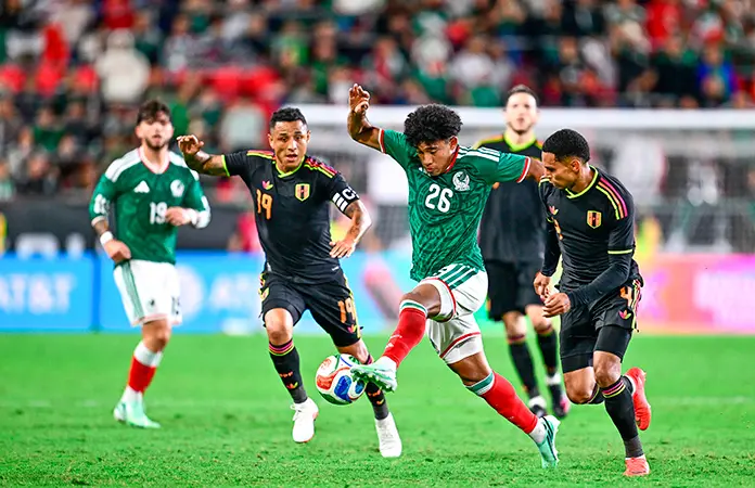 México empata 1-1 con Perú en amistoso