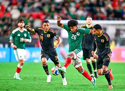 México empata 1-1 con Perú en amistoso México empata 1-1 con Perú en amistoso