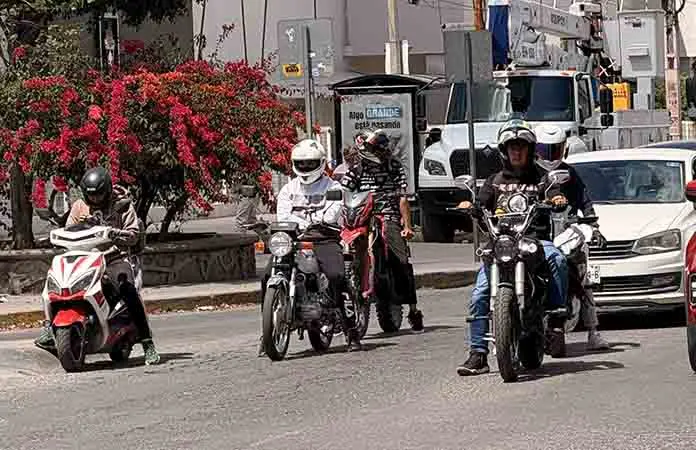 Motociclistas ignoran medidas de seguridad