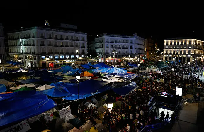 Resistencia en la Puerta del Sol continúa firme