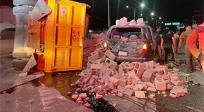 Un herido, en volcadura de camión materialista