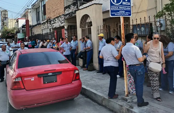 Jubilan burócratas y no reponen puestos