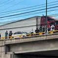 Sobrevive motociclista a ca&iacute;da desde un puente