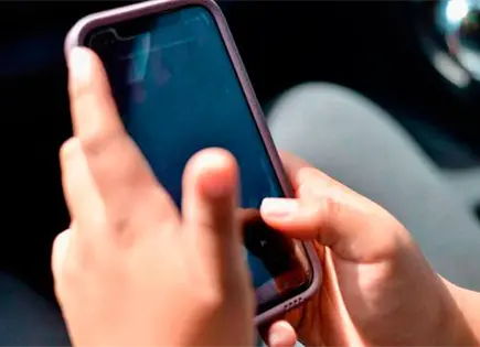 Prohibido el uso personal de los celulares en clases